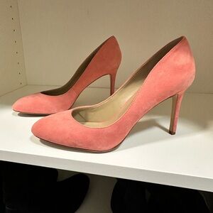 WORN ONCE Ann Taylor coral-pink suede pumps size 9M
